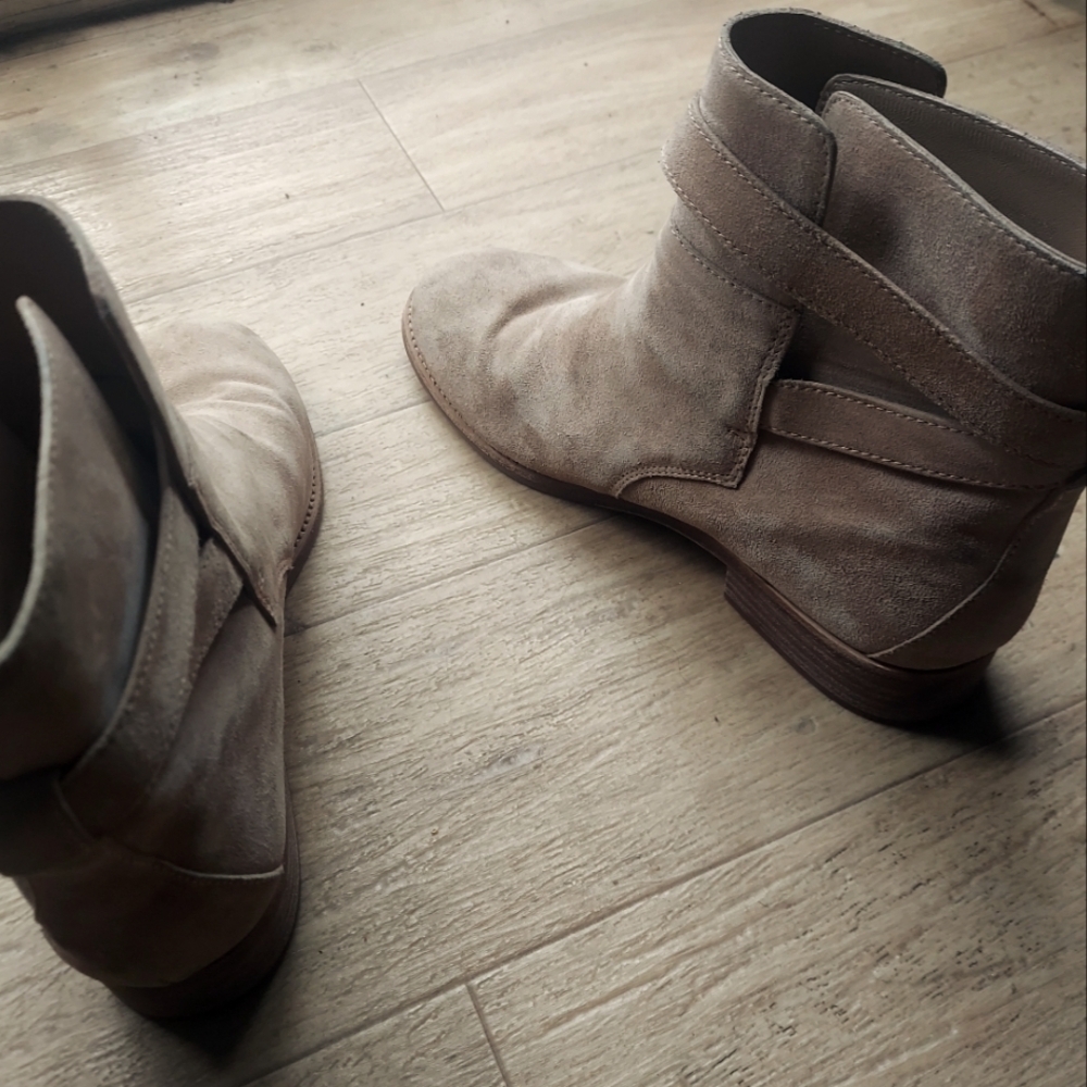 10m Tory Burch Brooke Ankle Bootie Beige Suede Moto Boots Womens‎ - Picture 13 of 13